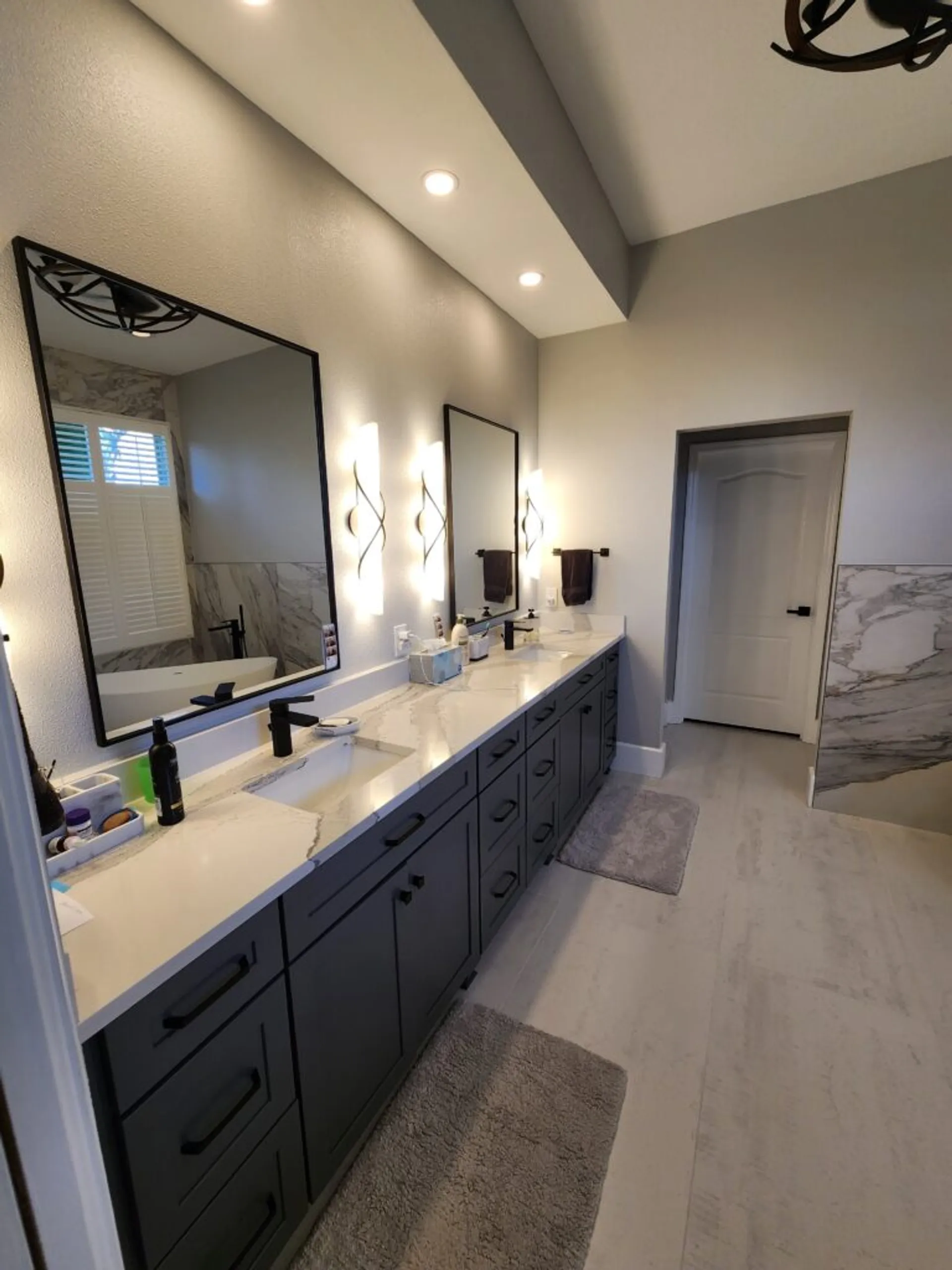 Tub to Shower Conversion: Cost, Process, and Design Ideas for Florida Homeowners